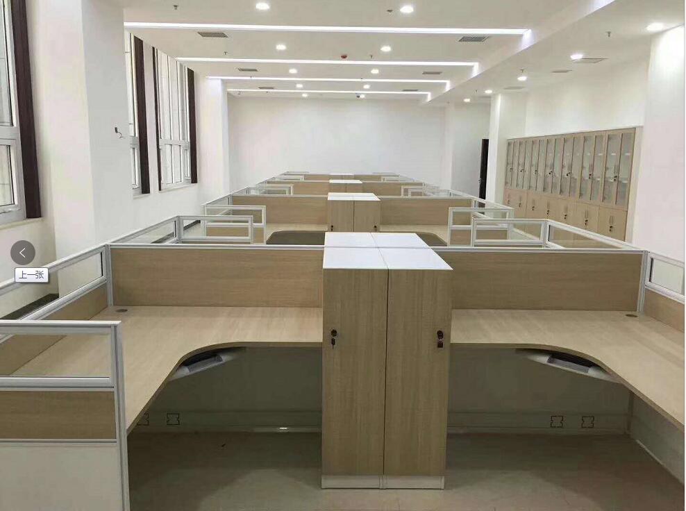 點(diǎn)擊查看商品:屏風(fēng)工位6